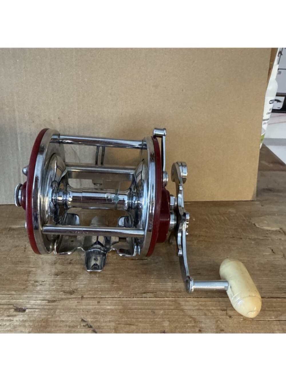 Vintage Penn Peer #209 Fishing Reel Red/burgundy/maroon Side Plates - Picture 3 of 13